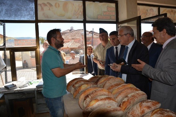 Vali Güvençer ekmeğini vatandaşla paylaştı