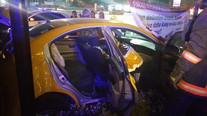 Alkollü şoför kaza yaptı: 3 yaralı