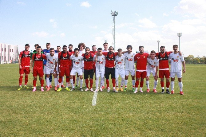 Eskişehirspor, U-21 takımı ile karşılaştı