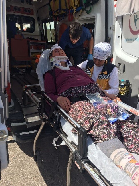 Traktörden düşen kadın yaralandı