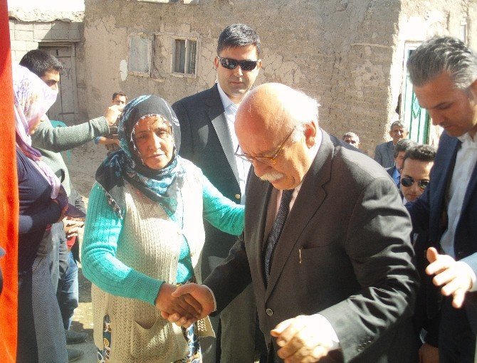 Bakan Avcı’dan PKK’nın öldürdüğü İlçe Başkanı Muştu’nun ailesine ziyaret