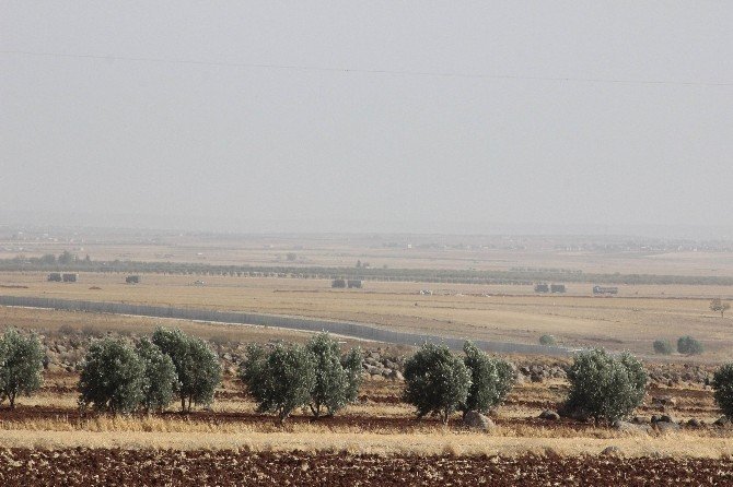 Sınırın Suriye tarafında hareketlilik sürüyor