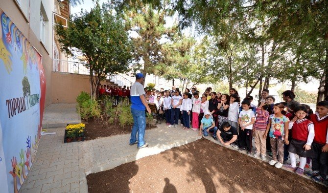 ’Toprak vatandır okul bahçelerinde’ projesi