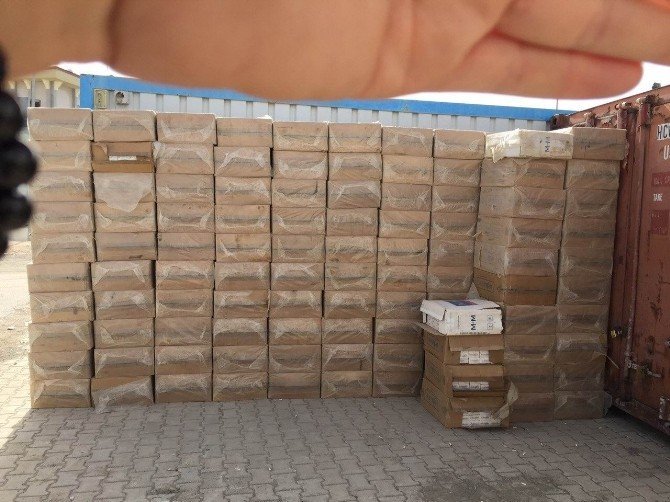 Van’da 102 bin paket kaçak sigara ele geçirildi