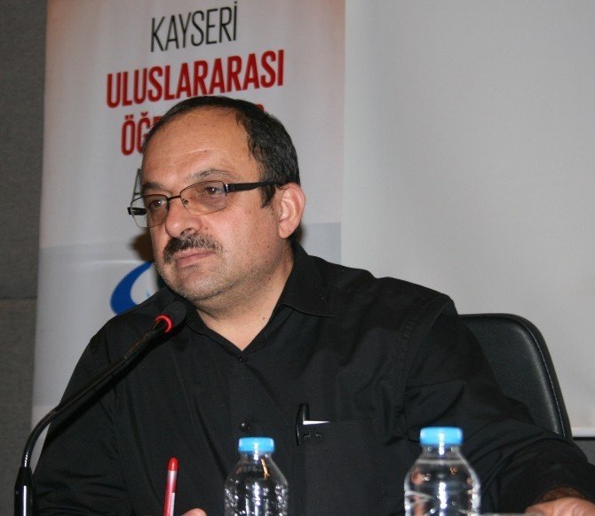 Yazar Mehmet Ayman: “Ahlak, duyguları dengede tutmaktır”