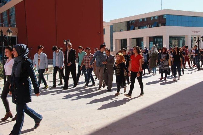 Ürgüplü lise öğrencilerden Ömer Halisdemir Üniversitesine ziyaret