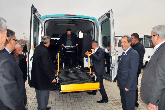 Akşehir Belediyesi’nden engelliler için ‘engelsiz taksi’ hizmeti