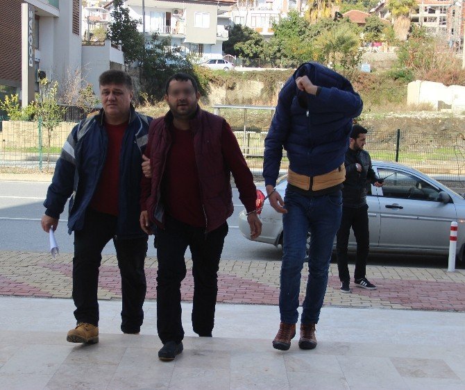 Antalya’da fuhuş operasyonu: 3 gözaltı