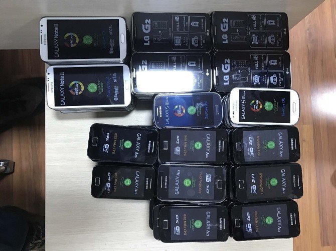 Bitlis’te 258 adet kaçak akıllı cep telefonu ele geçirildi