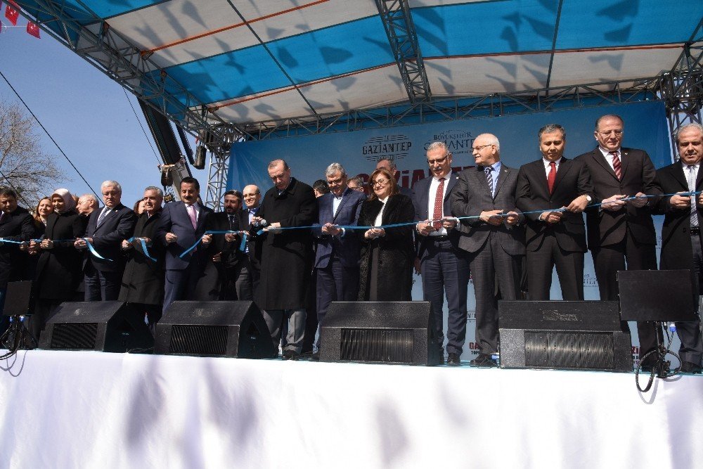 Cumhurbaşkanı Erdoğan Şahinbey Belediyesi’nin projelerine övgü