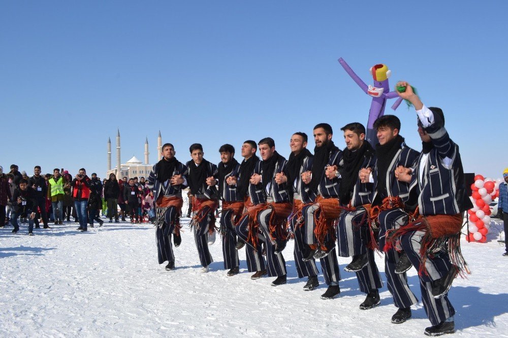 Muş 2. Kar Festivali büyük bir coşkuyla düzenlendi.