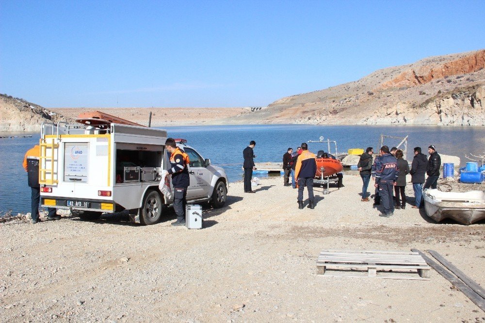 Konya'da kayıp postacı barajda aranıyor