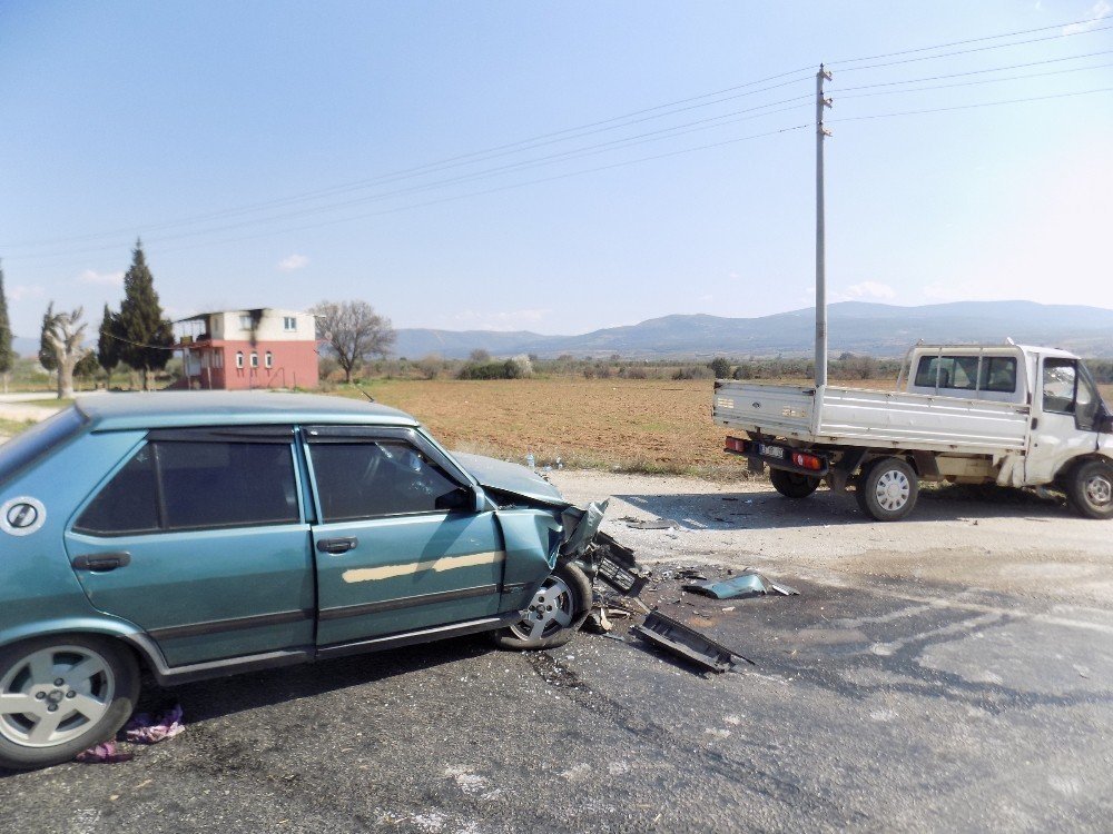 Karacasu’da trafik kazası; 4 yaralı