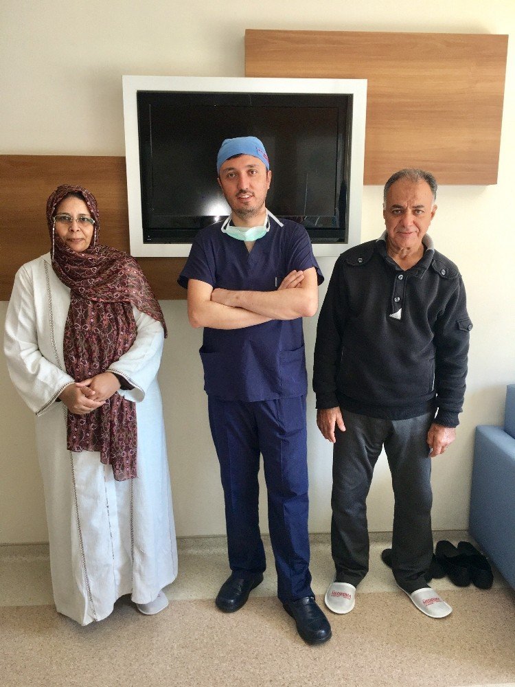 Libyalı kadın hasta İzmir’de şifa buldu