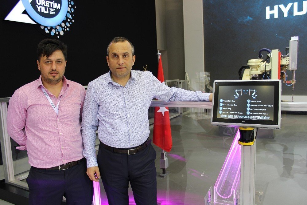 ’İstanbul Autoshow’da robot şov