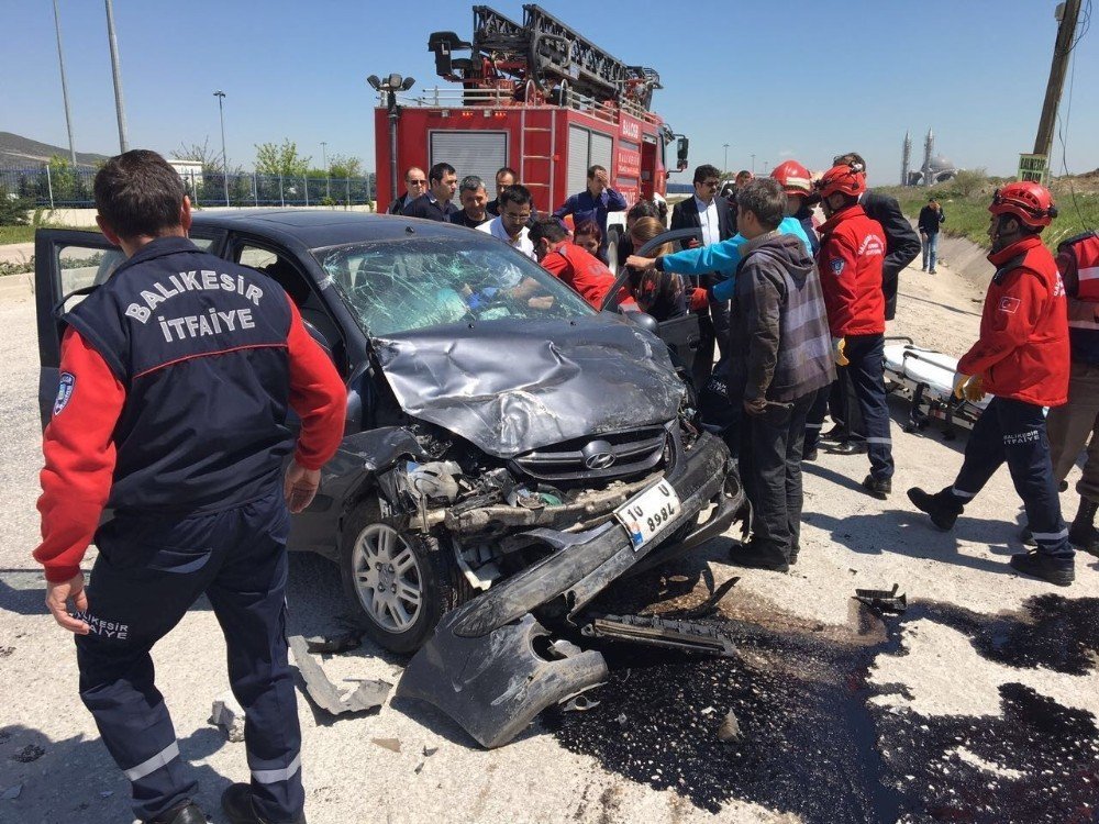 Balıkesir’de trafik kazası: 3 yaralı