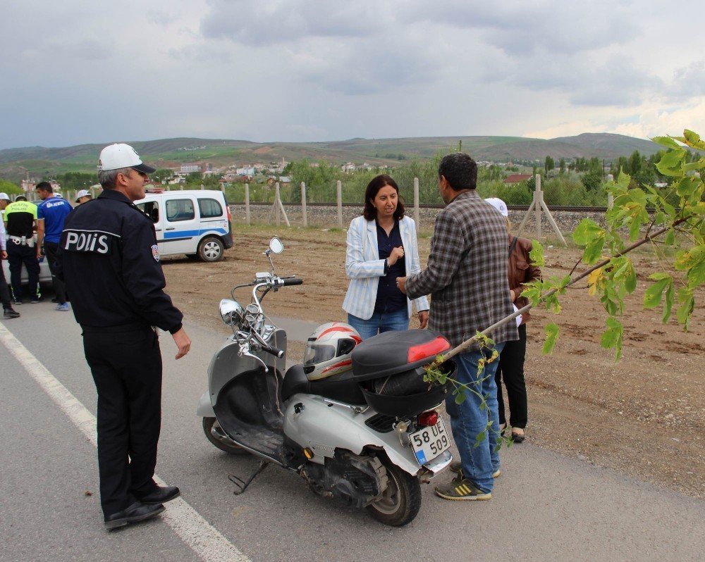 Sivas’ta kadınlar trafik uygulaması yaptı