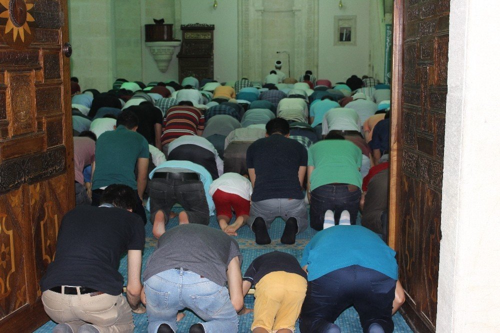 Adıyaman’da camiler Kadir Gecesi’nde doldu taştı