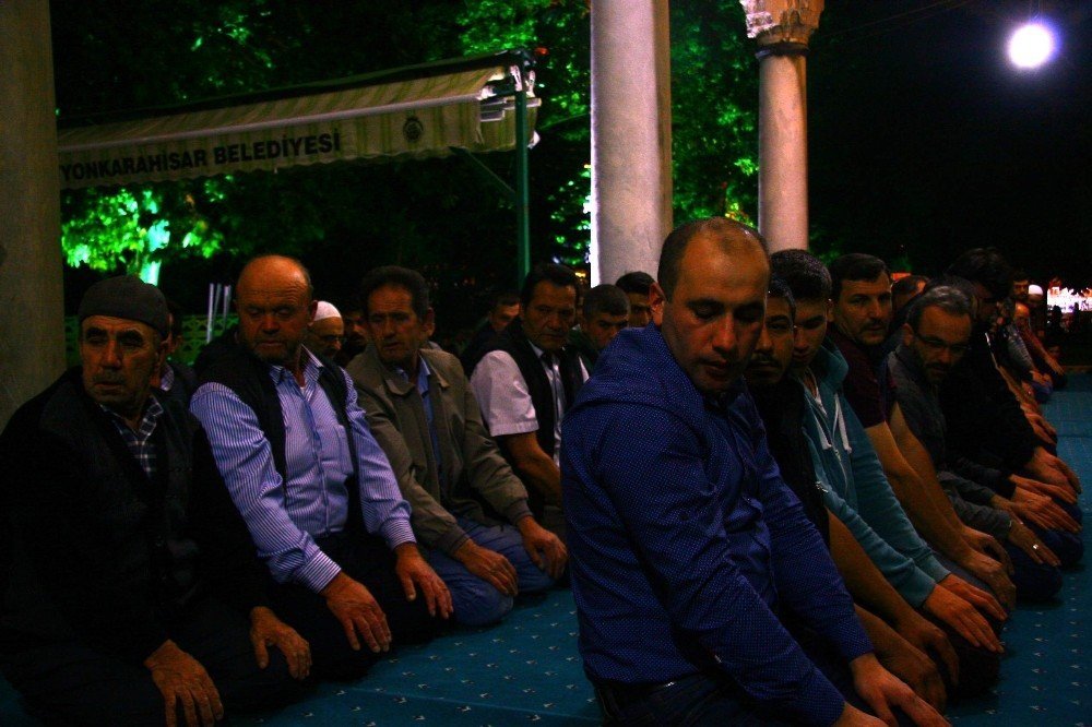 Afyonkarahisar’da, Kadir Gecesi huşu içerisinde geçti