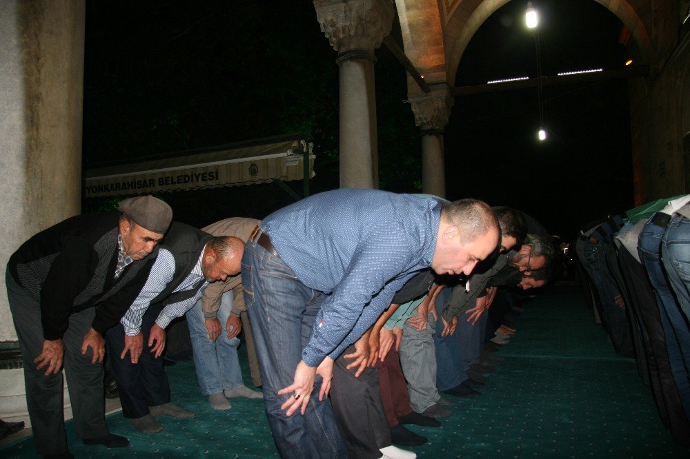 Afyonkarahisar’da, Kadir Gecesi huşu içerisinde geçti