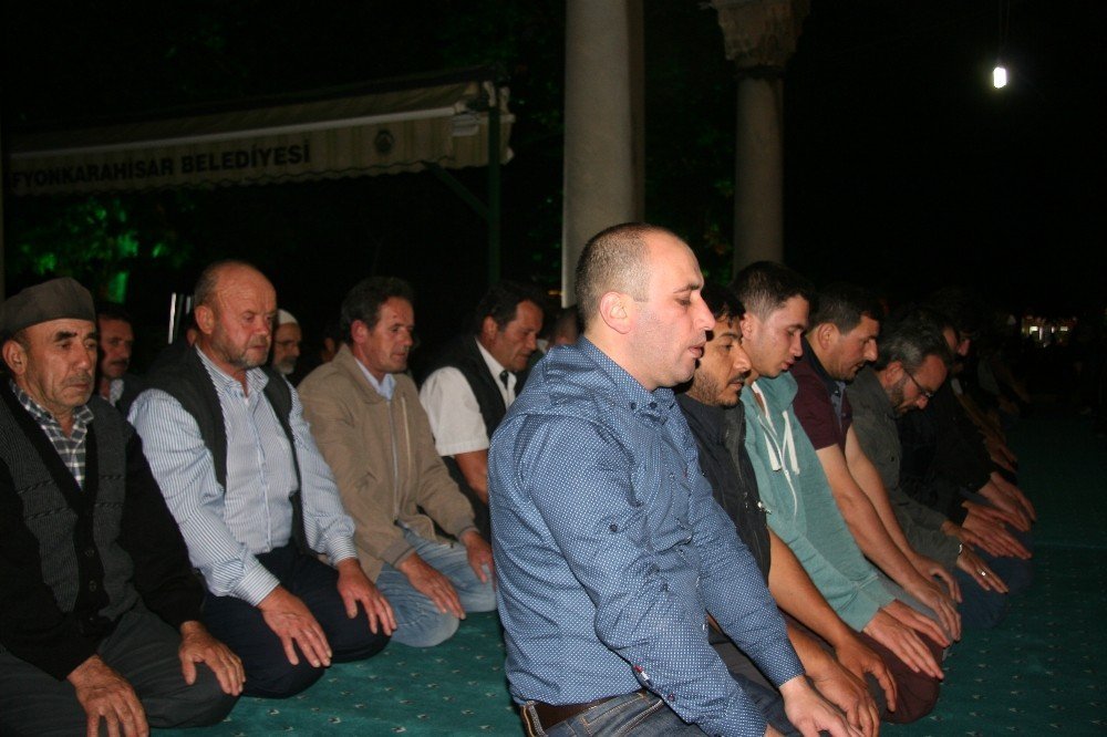 Afyonkarahisar’da, Kadir Gecesi huşu içerisinde geçti