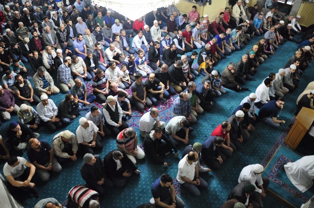 Afyonkarahisar’da, Kadir Gecesi huşu içerisinde geçti