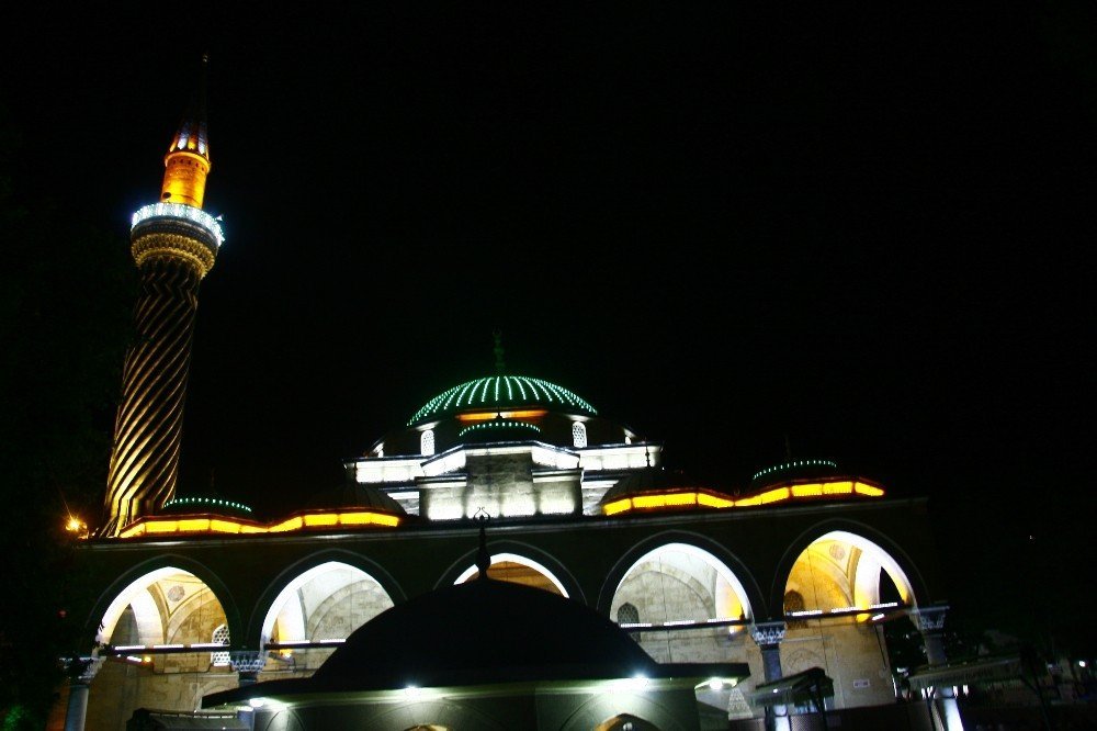 Afyonkarahisar’da, Kadir Gecesi huşu içerisinde geçti