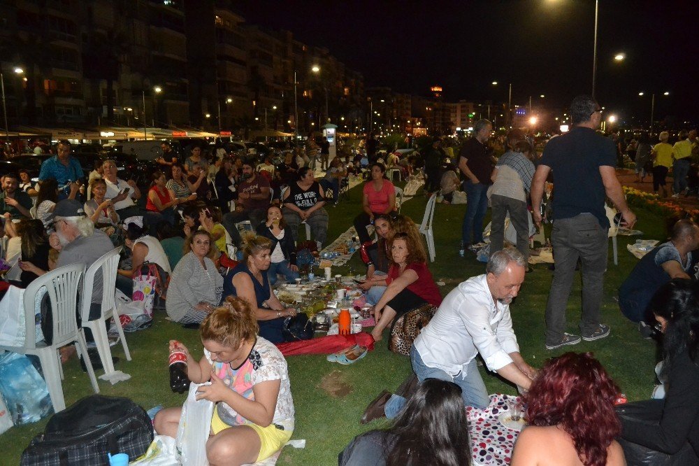 İzmirliler hoşgörü sofrasında bir araya geldi