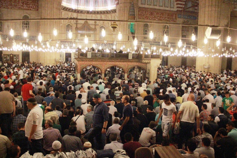 Kadir Gecesi’nde Selimiye Camii doldu taştı