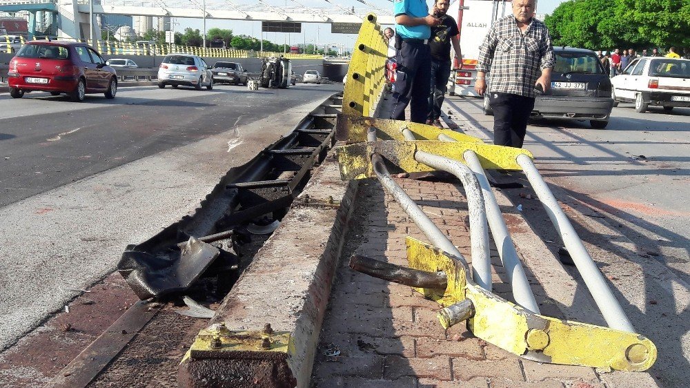 Konya'da ticari araç alt geçit bariyerine çarptı: 1 yaralı