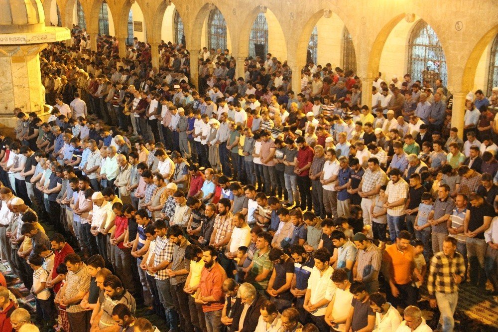 ’Peygamberler Şehri’nde Kadir Gecesi yoğunluğu