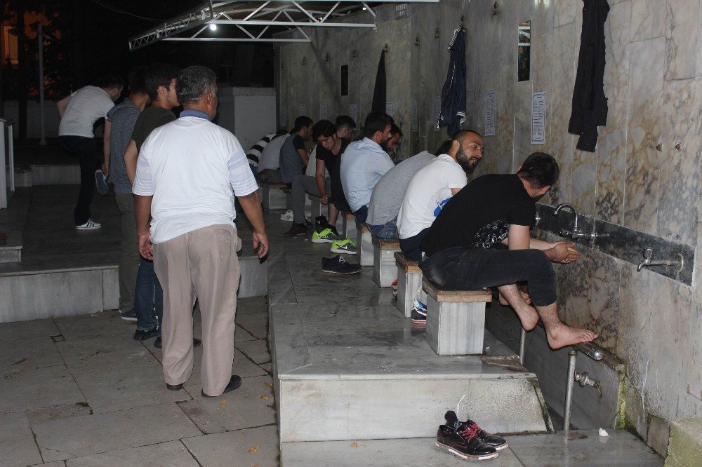 Tekirdağ’da Kadir Gecesi’nde camiler doldu taştı