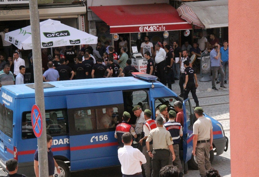 Halk otobüsündeki askeri darp eden 10 kişi adliyeye sevk edildi