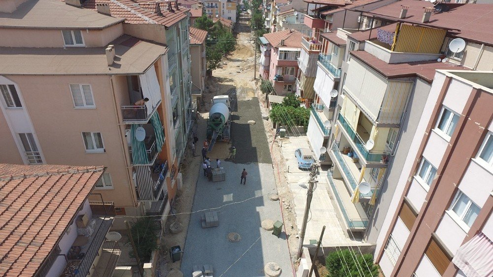 Merkezefendi Karaman’da 13 sokakta çalışmalar devam ediyor