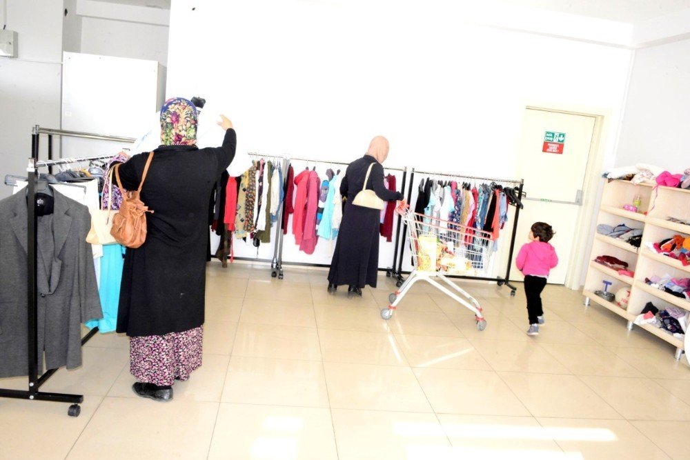 Meram Kadın Meclisi’nden giysi bağış kampanyası