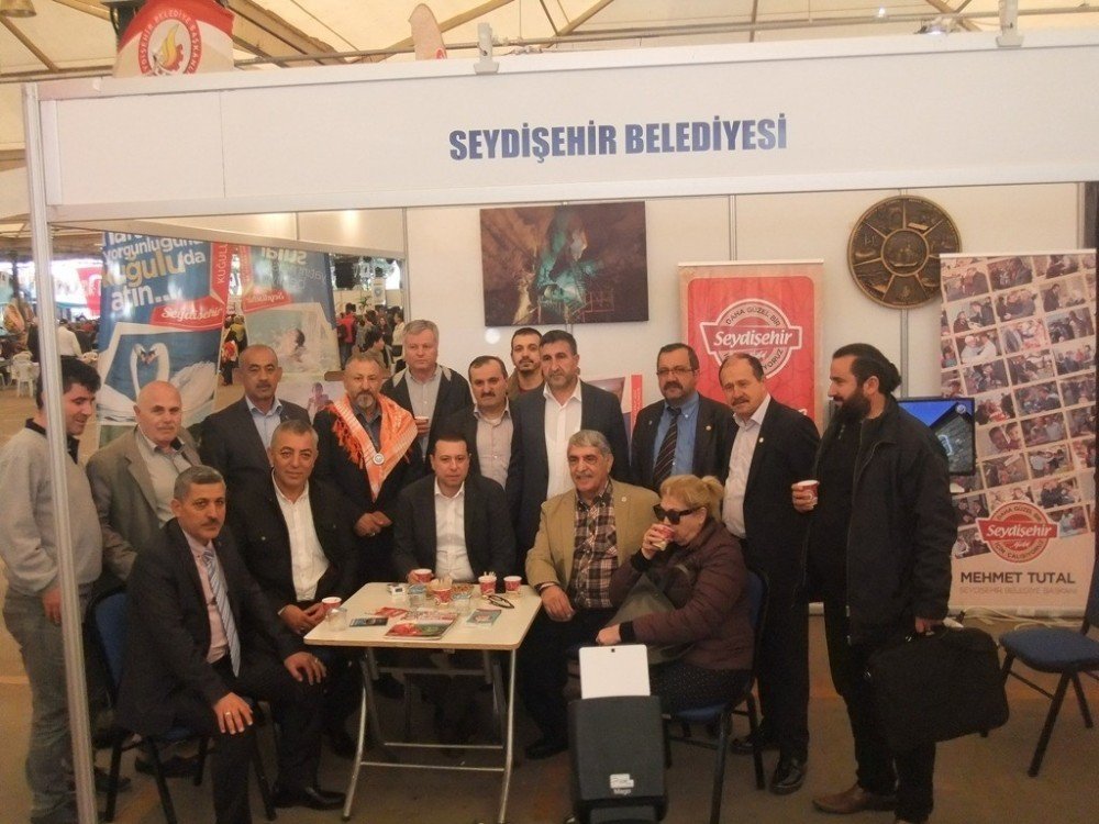 Seydişehir Belediyesi İzmir’de stant açtı