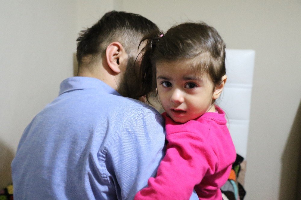Türkiye’nin ağladığı Esila, babasına kavuştu