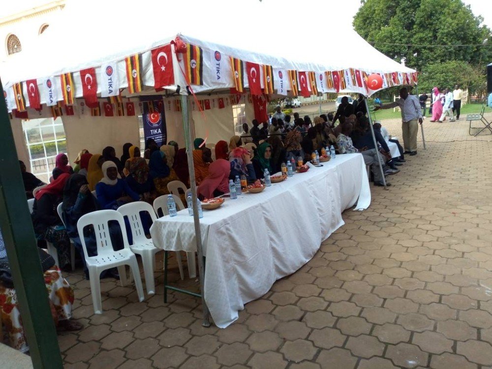 TİKA ve SENA Vakfı Uganda’da 4. dikiş nakış kursunu açtı
