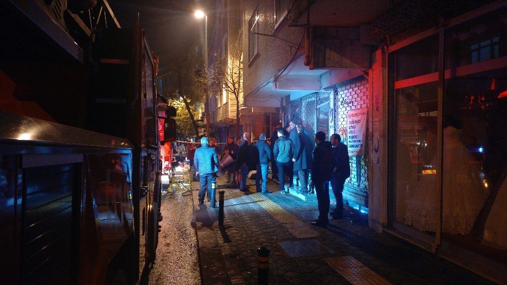 Zeytinburnu’nda korkutan iş yeri yangını