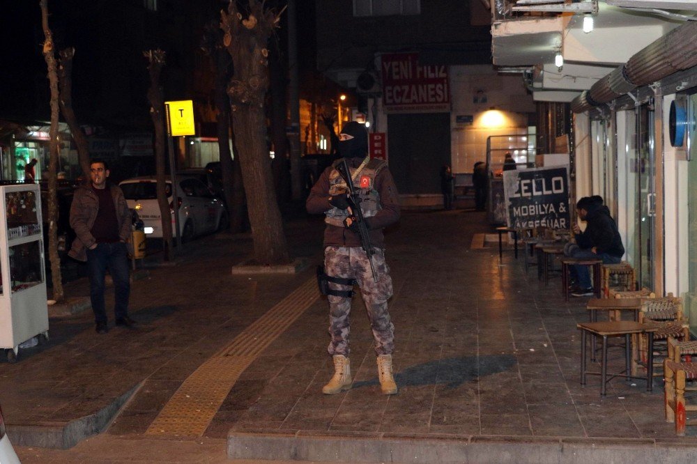 Diyarbakır’da 900 polis ve dedektör köpeklerle asayiş uygulaması