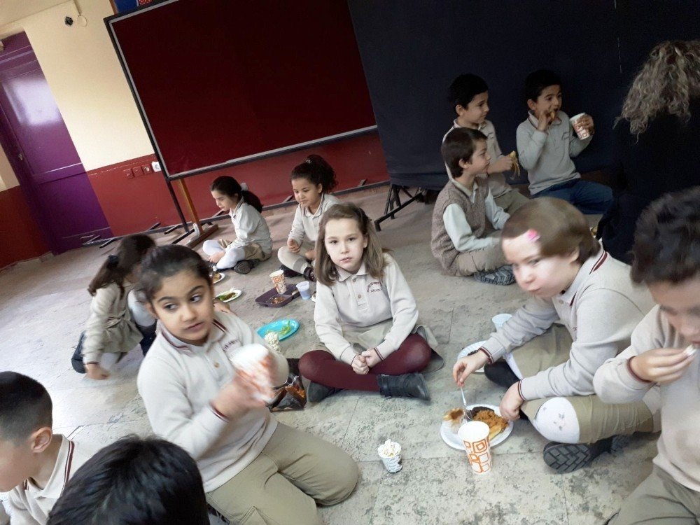 Aydın Ticaret Odası İlkokulu öğrencileri yerli malı tüketimine vurgu yaptı