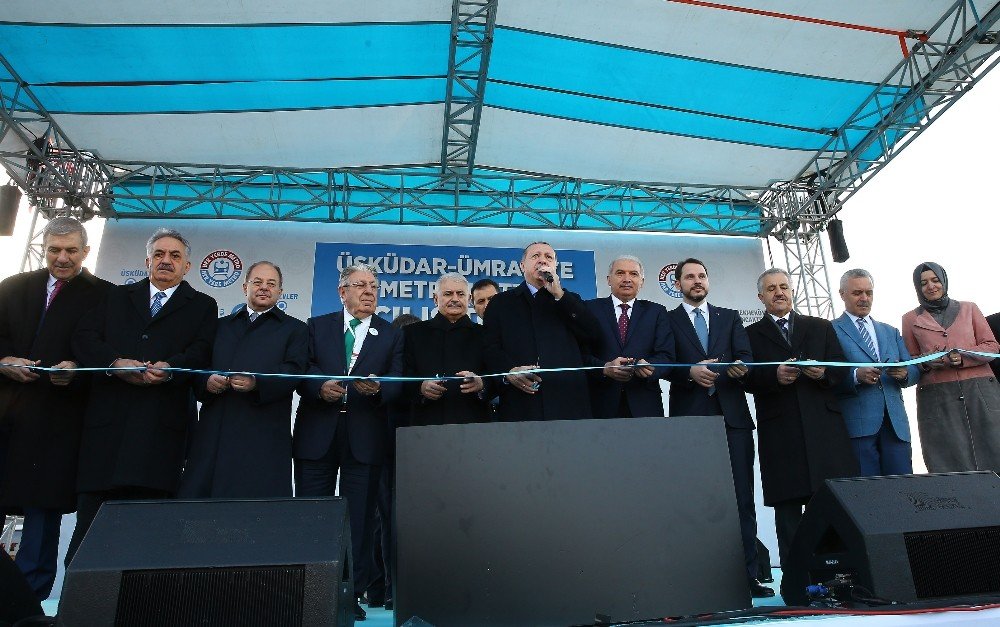 Türkiye’nin sürücüsüz ilk metro hattını Cumhurbaşkanı Erdoğan test etti