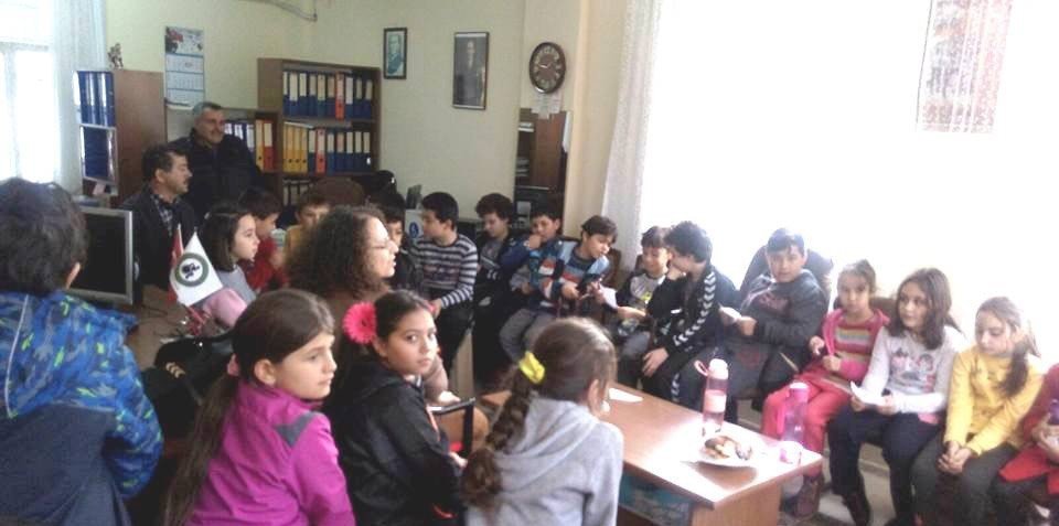 Burhaniye’de minik öğrenciler Engelliler Merkezini ziyaret etti