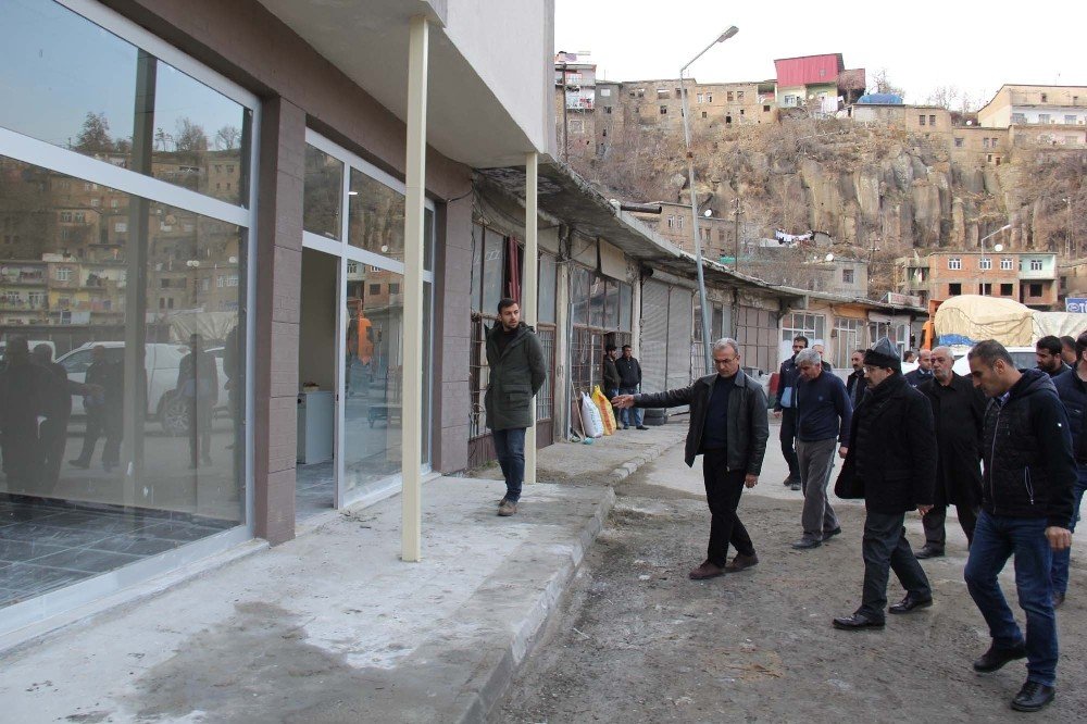 Vali Ustaoğlu, belediye çalışmalarını inceledi