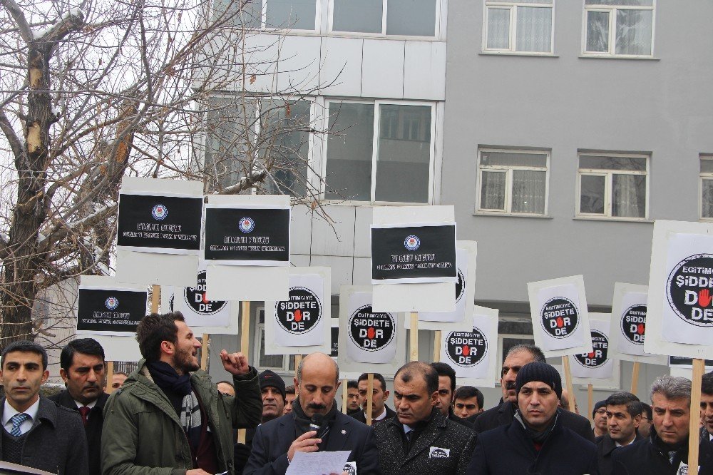 İzmir’de öldürülen okul müdürü Ağrı’da unutulmadı