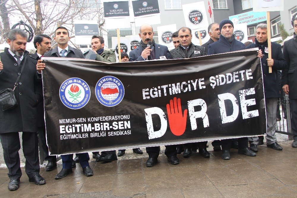 İzmir’de öldürülen okul müdürü Ağrı’da unutulmadı
