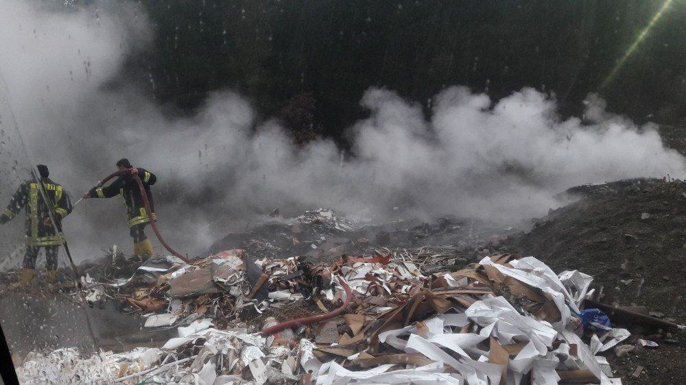 Tosya’da çöplük alanında yangın