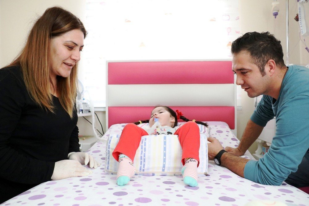 SMA hastası Arife 4 dozluk ilaç desteğiyle yaşama tutundu