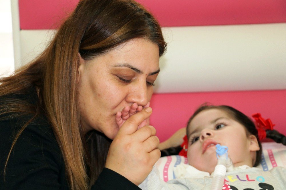 SMA hastası Arife 4 dozluk ilaç desteğiyle yaşama tutundu