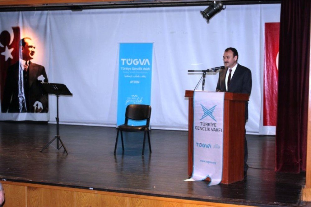 Çandıroğlu, TÜGVA ödül törenine katıldı